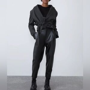 Zara Faux Leather Tapered Pleated High-Rise Blogger Grunge Medium Black Pockets